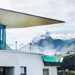 אתר נופש Tauern & Therme קפרון