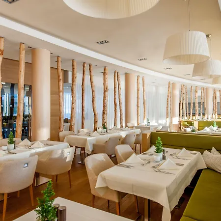 אתר נופש Tauern & Therme קפרון